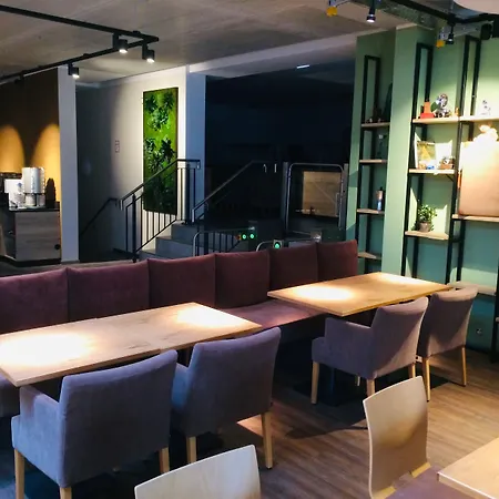 Adesso Hotel 3*