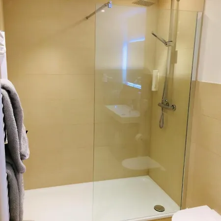 Adesso - Pay At On Arrival-ihr Automatenhotel In Hotell 3*