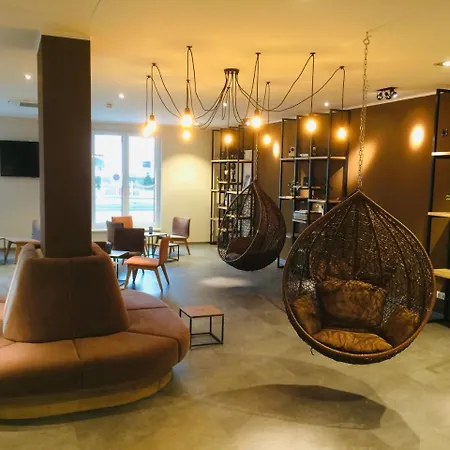 Adesso - Pay At On Arrival-ihr Automatenhotel In 3*