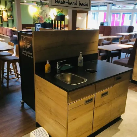 Adesso - Pay At On Arrival-ihr Automatenhotel In Hotell